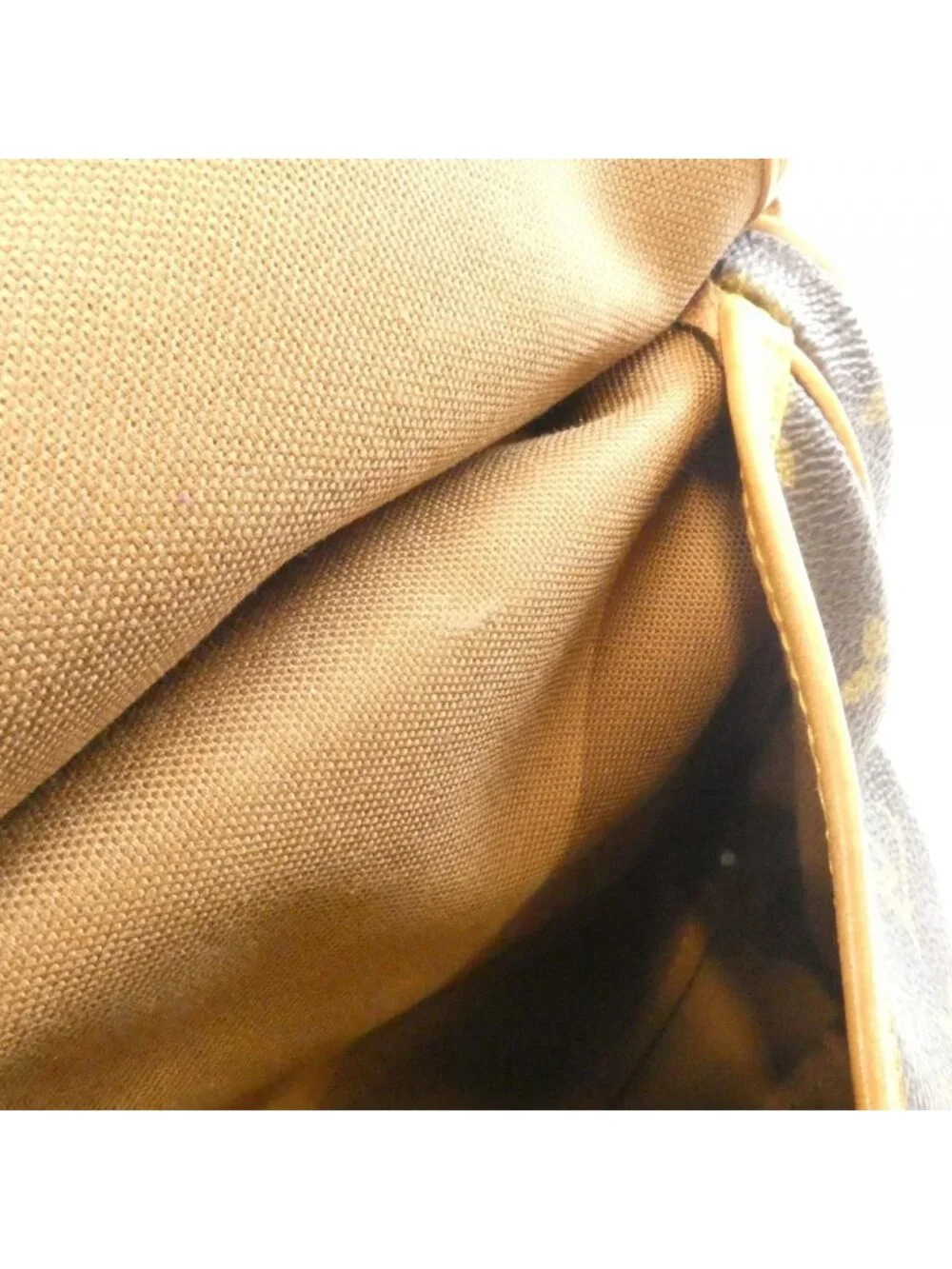 Louis Vuitton Monogram Saumur 30 Crossbody